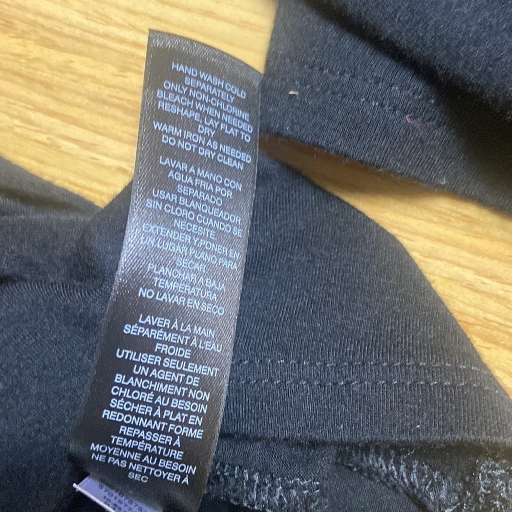 White House Black House Knit Black Vneck shirt​ - Picture 8 of 10